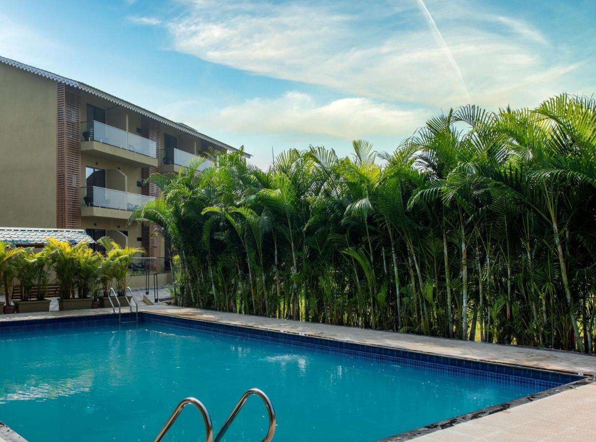 Paramount Riverfront Resort & Spa, Karjat Eksteriør bilde