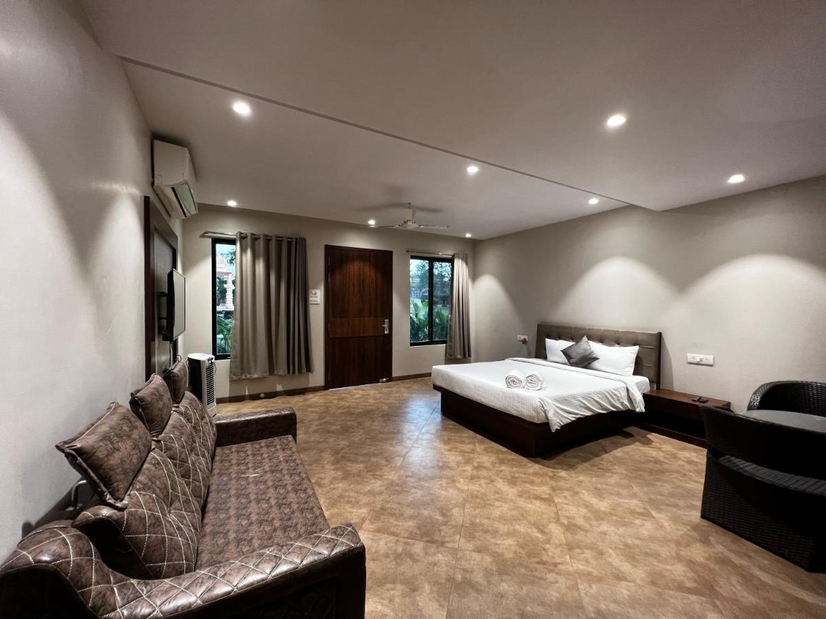 Paramount Riverfront Resort & Spa, Karjat Eksteriør bilde