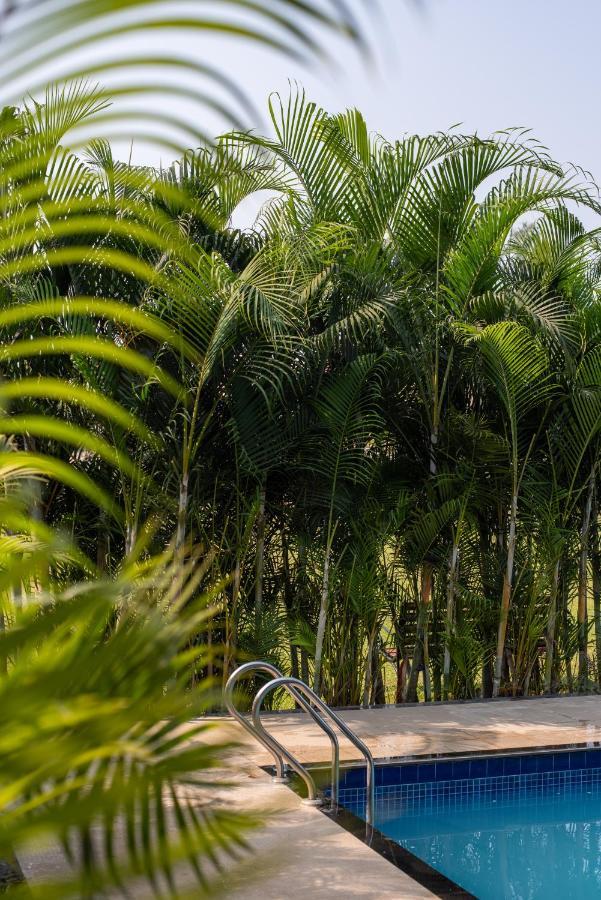 Paramount Riverfront Resort & Spa, Karjat Eksteriør bilde