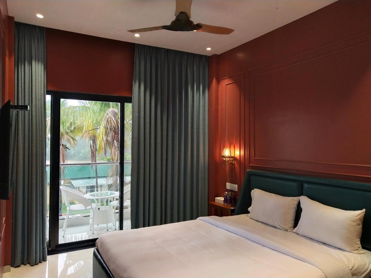Paramount Riverfront Resort & Spa, Karjat Eksteriør bilde