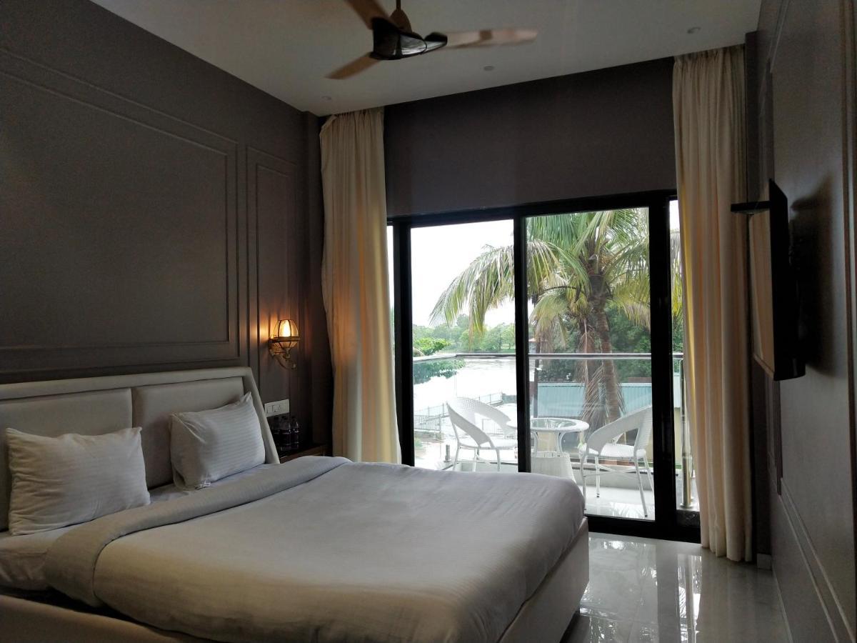 Paramount Riverfront Resort & Spa, Karjat Eksteriør bilde