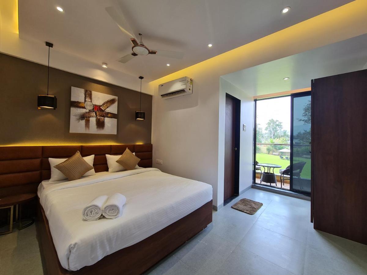 Paramount Riverfront Resort & Spa, Karjat Eksteriør bilde