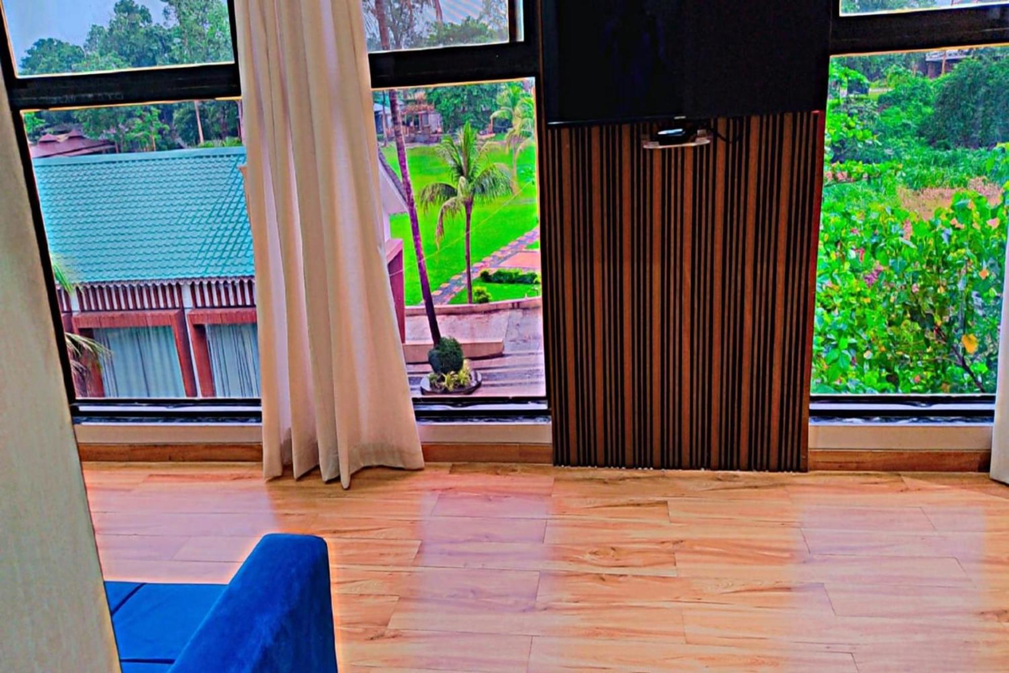 Paramount Riverfront Resort & Spa, Karjat Eksteriør bilde