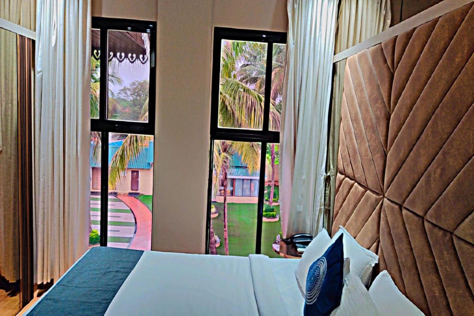 Paramount Riverfront Resort & Spa, Karjat Eksteriør bilde