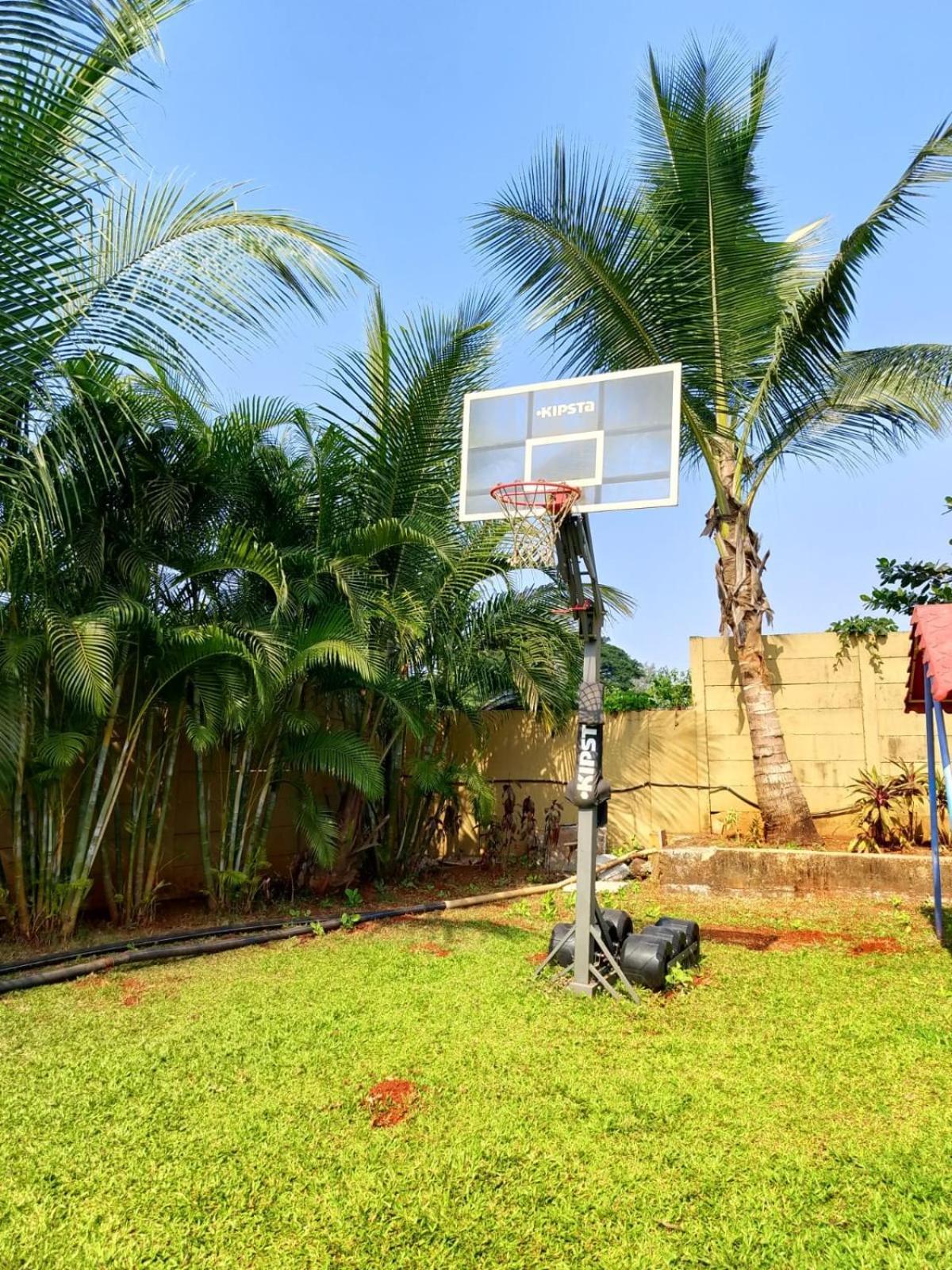 Paramount Riverfront Resort & Spa, Karjat Eksteriør bilde