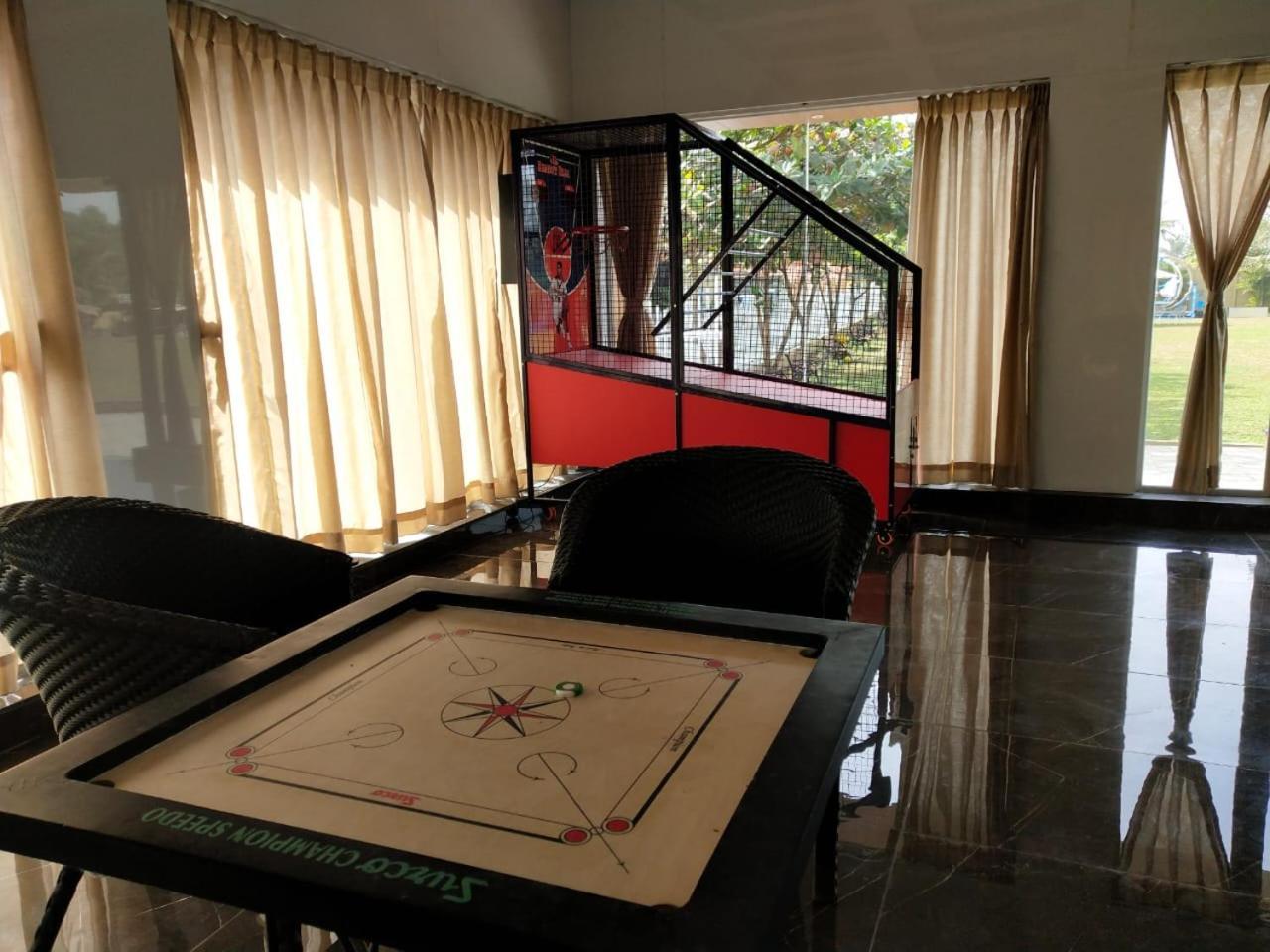 Paramount Riverfront Resort & Spa, Karjat Eksteriør bilde