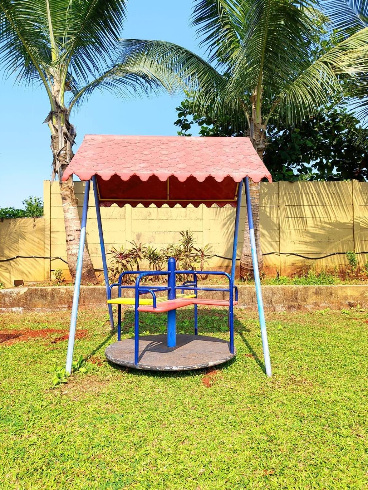 Paramount Riverfront Resort & Spa, Karjat Eksteriør bilde
